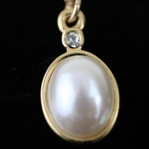 12KGF Yellow Gold Filled Chain, faux Pearl Pendant